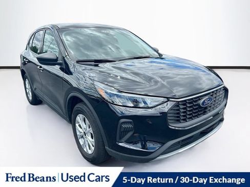 Used 2025 Ford Escape Active w/ Cold Weather Package AWD/4WD image 1