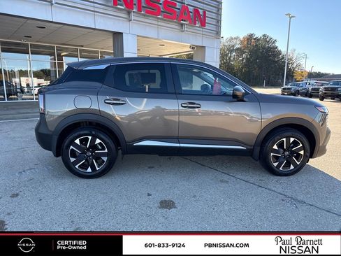 Certified 2025 Nissan Kicks SV image 7