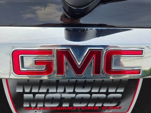 Used 2016 GMC Acadia SLT w/ Open Road Package AWD/4WD image 11