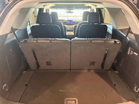 Used 2023 Ford Explorer XLT w/ Equipment Group 202A AWD/4WD image 10