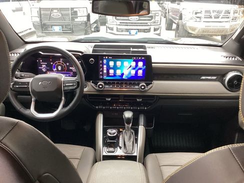 Used 2024 Chevrolet Colorado ZR2 w/ ZR2 Convenience Package III image 41