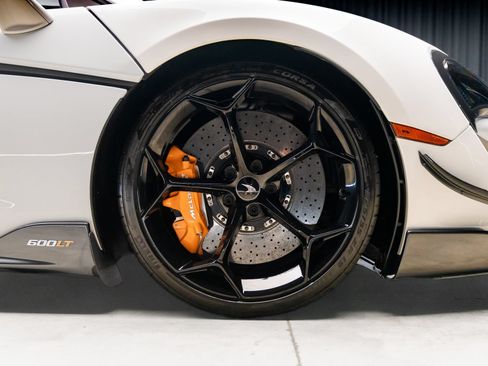 Used 2019 McLaren 600LT RWD image 4