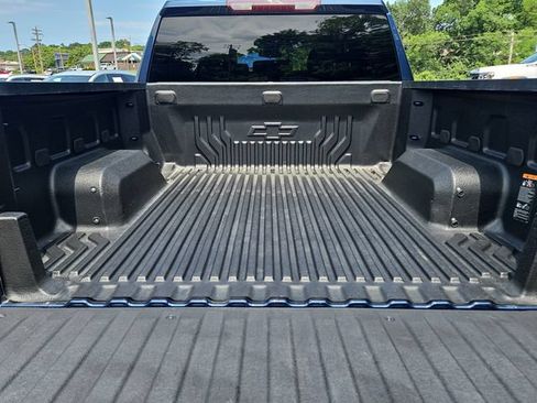 Used 2023 Chevrolet Silverado 1500 LT Trail Boss AWD/4WD image 6