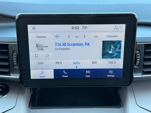 Used 2023 Ford Explorer XLT w/ Equipment Group 202A AWD/4WD image 5