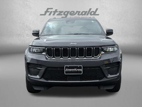 Used 2025 Jeep Grand Cherokee Laredo X w/ Luxury Tech Group I AWD/4WD image 3