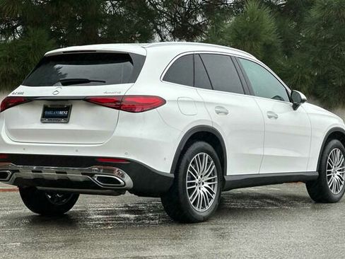 Certified 2025 Mercedes-Benz GLC 300 4MATIC image 4