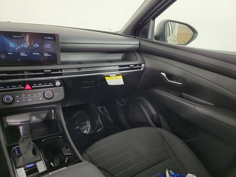 New 2025 Hyundai Santa Cruz SE image 7