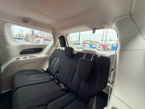 Used 2023 Chrysler Voyager LX FWD image 14