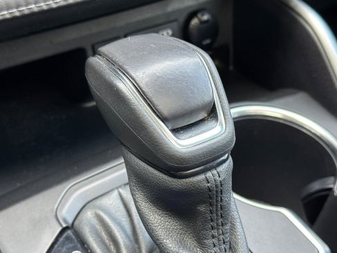 Used 2022 Toyota Highlander XLE FWD image 25