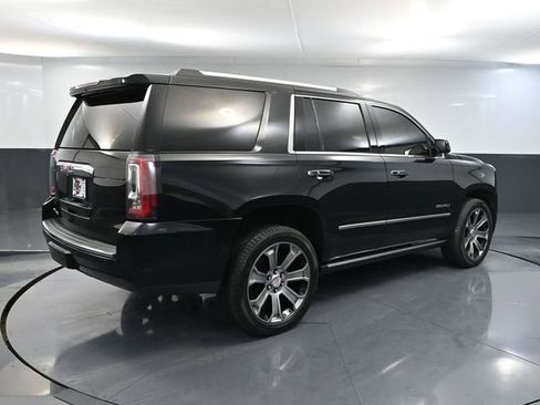 Used 2017 GMC Yukon Denali image 4