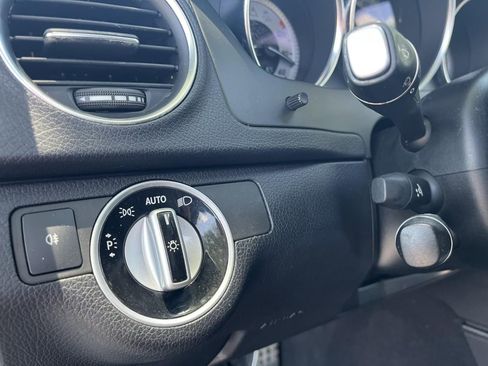 Used 2013 Mercedes-Benz C 250 Sedan image 12