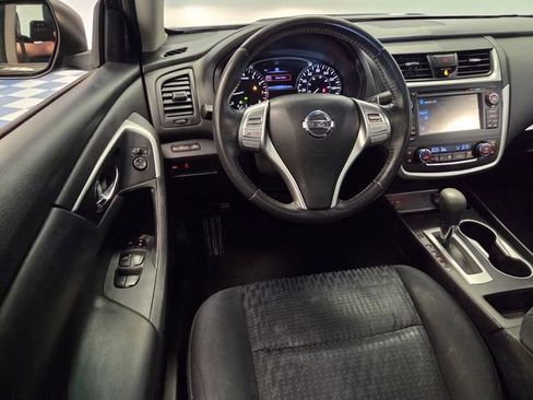 Used 2016 Nissan Altima 2.5 SV w/ Convenience Package FWD image 13