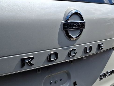 Used 2021 Nissan Rogue SV image 5