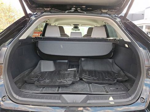 Used 2021 Toyota Venza LE image 26