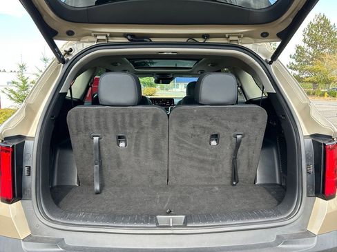 Used 2021 Kia Sorento SX Prestige image 24