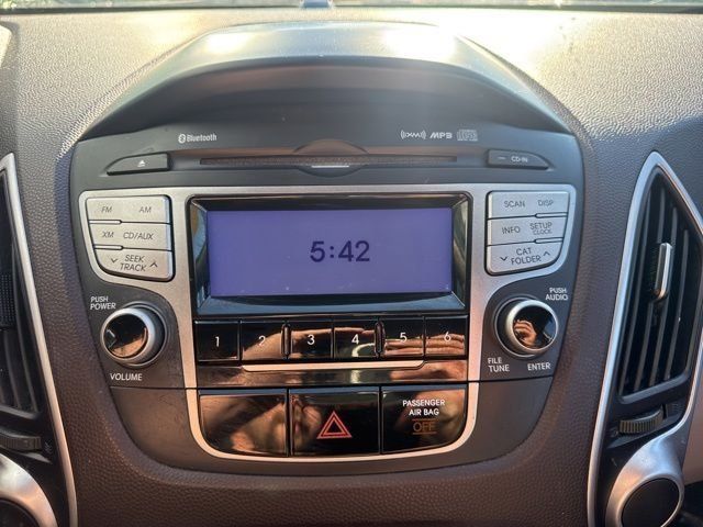 Used 2011 Hyundai Tucson GLS FWD image 16
