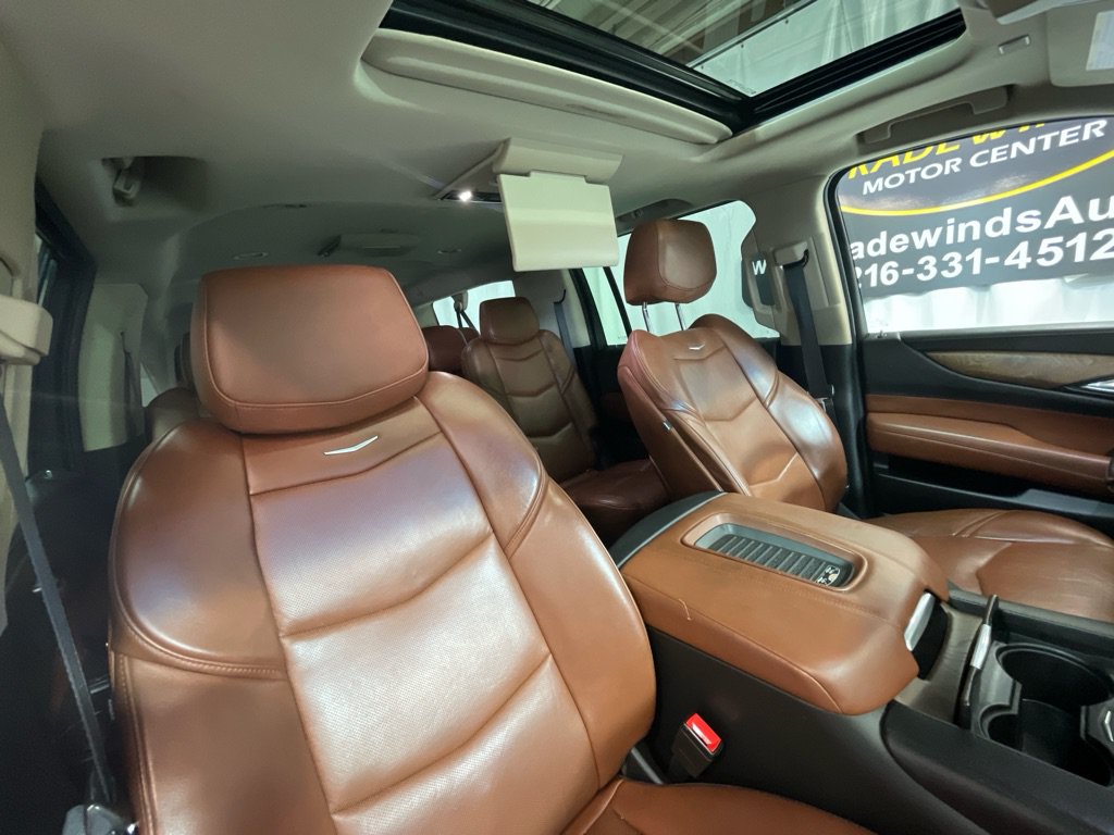 Used 2019 Cadillac Escalade ESV Luxury AWD/4WD image 40