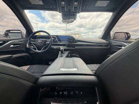 Certified 2024 Cadillac Escalade V w/ Heavy-Duty Trailer Package AWD/4WD image 25