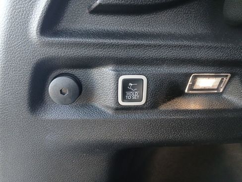 Used 2023 Jeep Grand Cherokee L Limited w/ Black Appearance Package image 43