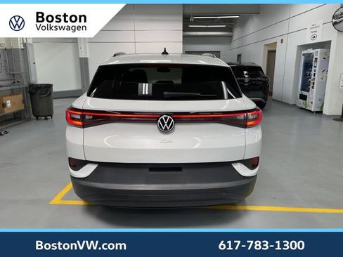 Used 2021 Volkswagen ID.4 Pro S image 3
