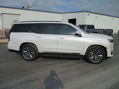 Used 2023 Cadillac Escalade Sport Platinum image 4