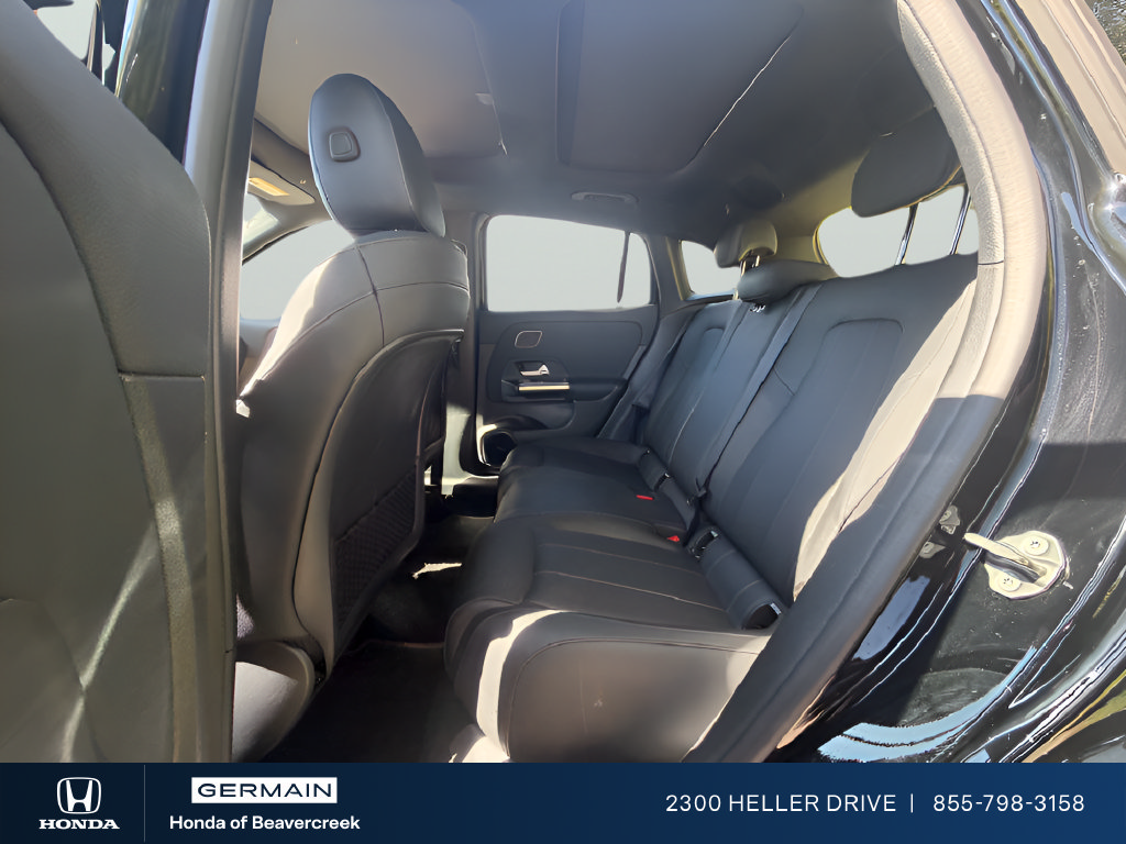 Used 2021 Mercedes-Benz GLA 250 4MATIC w/ Premium Package image 24
