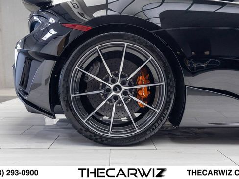 Used 2020 McLaren 600LT Spider RWD image 26
