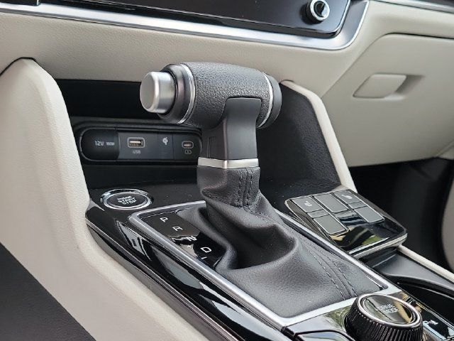 Used 2025 Kia Sportage EX FWD image 28