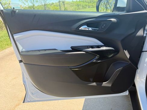 New 2026 Chevrolet Trax LT FWD image 24