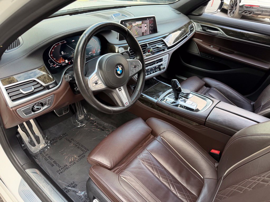 Used 2022 BMW 740i w/ M Sport Package RWD image 22