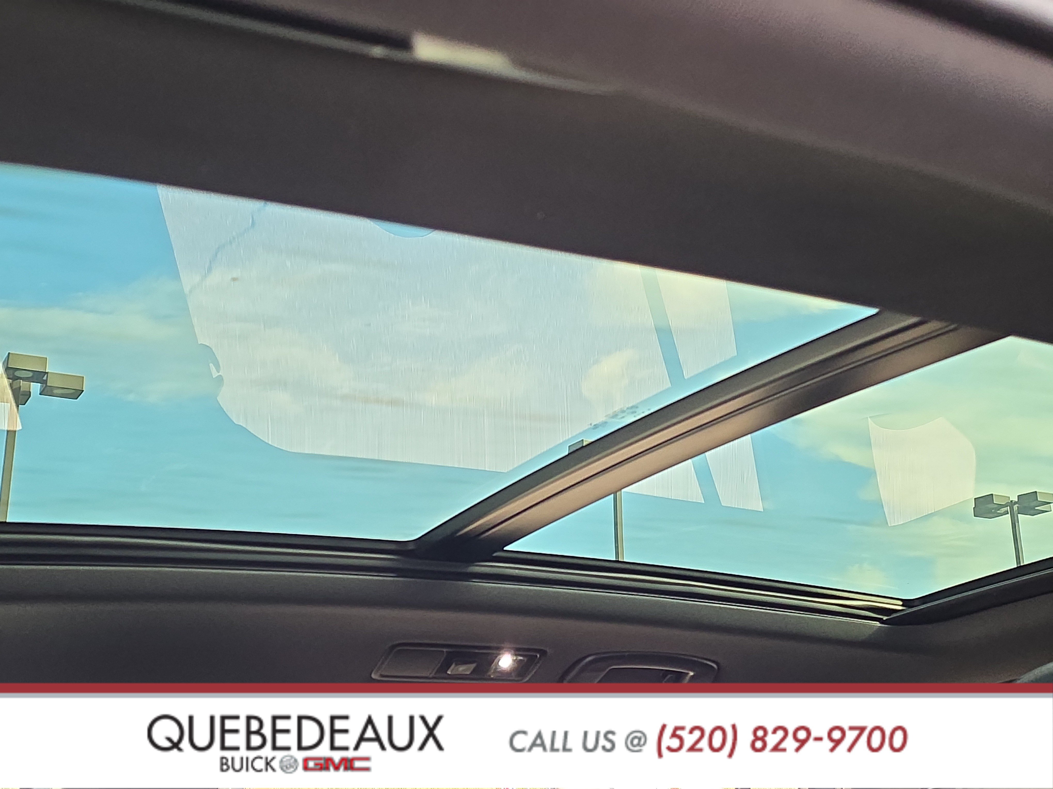 Used 2022 Volkswagen Tiguan SE R-Line FWD image 13