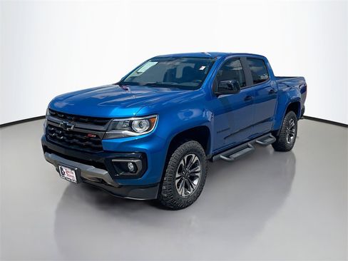 Used 2022 Chevrolet Colorado Z71 w/ Safety Package image 3