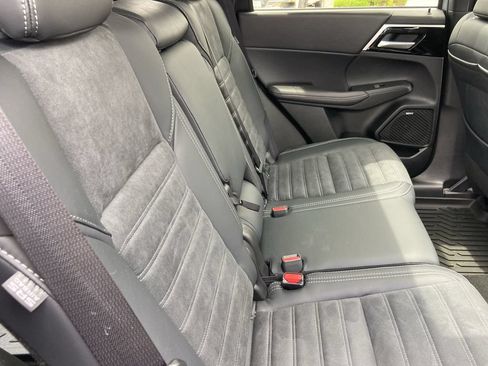 New 2026 Mitsubishi Outlander AWD image 24