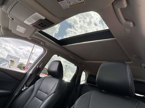 Used 2023 Nissan Rogue SL w/ SL Premium Package image 15