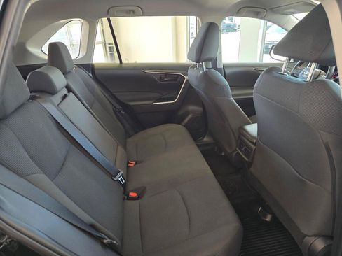 Used 2022 Toyota RAV4 LE AWD/4WD image 37