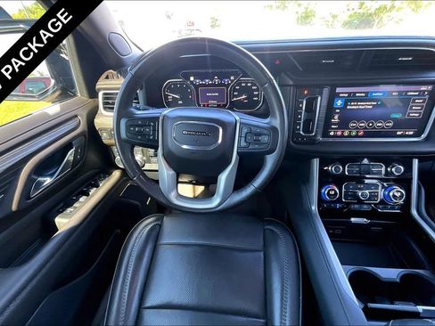 Used 2021 GMC Yukon Denali w/ Denali Premium Package AWD/4WD image 5
