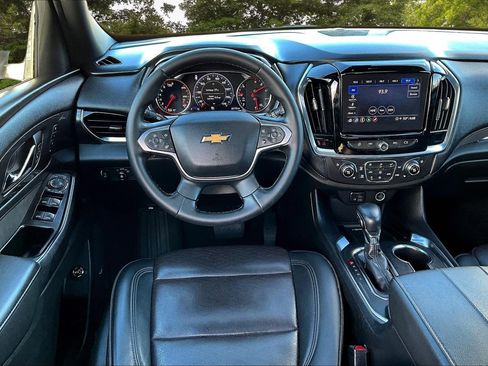 Used 2023 Chevrolet Traverse High Country image 8
