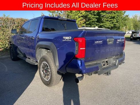 Used 2024 Toyota Tacoma TRD Off-Road w/ TRD Off Road Premium Package AWD/4WD image 4