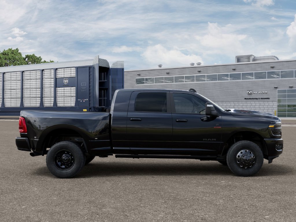 New 2027 RAM 3500 Laramie AWD/4WD image 21