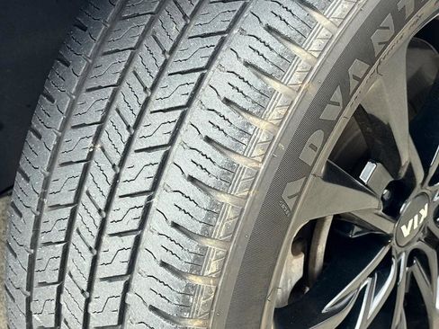 Used 2020 Kia Telluride LX AWD/4WD image 16