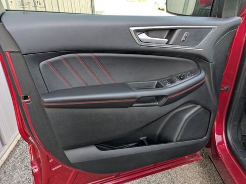 Used 2024 Ford Edge ST-Line w/ Class II Trailer Tow Package image 23