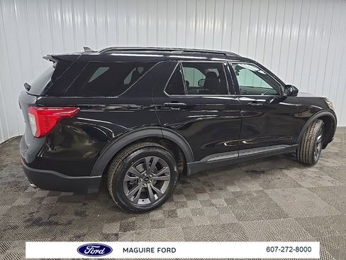 Used 2022 Ford Explorer XLT w/ Equipment Group 202A image 3