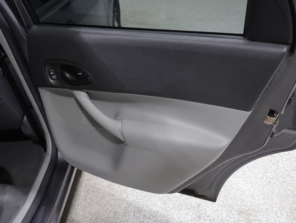 Used 2007 Ford Focus S FWD image 25