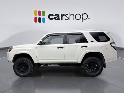 Used 2018 Toyota 4Runner SR5 Premium image 2
