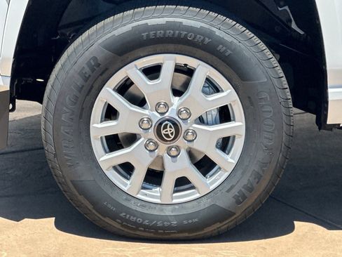 New 2026 Toyota Tacoma SR5 AWD/4WD image 32