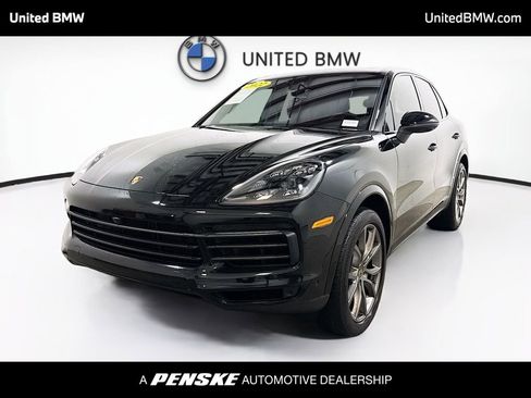 Used 2022 Porsche Cayenne image 1