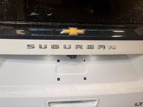 Used 2025 Chevrolet Suburban LT AWD/4WD image 29