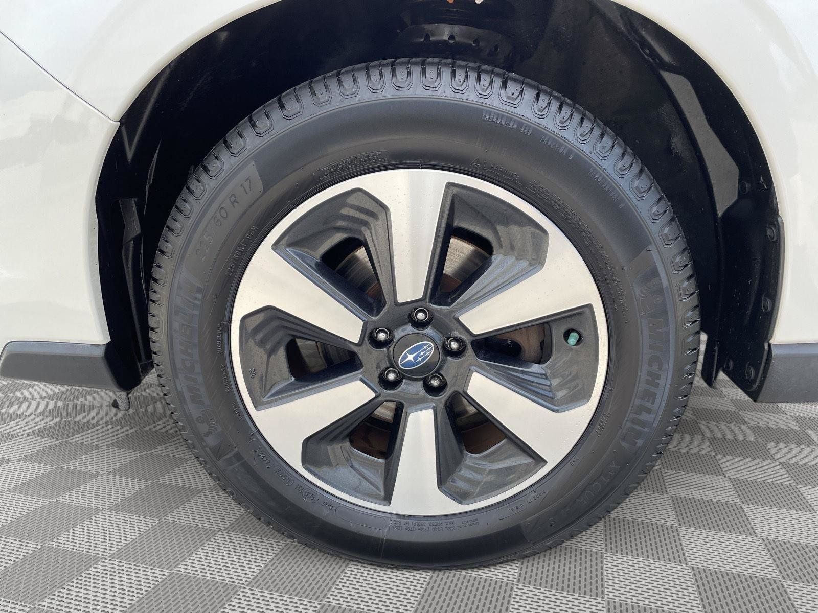 Used 2017 Subaru Forester 2.5i Premium AWD/4WD image 8