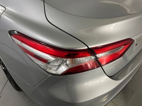 Used 2020 Toyota Camry LE image 19