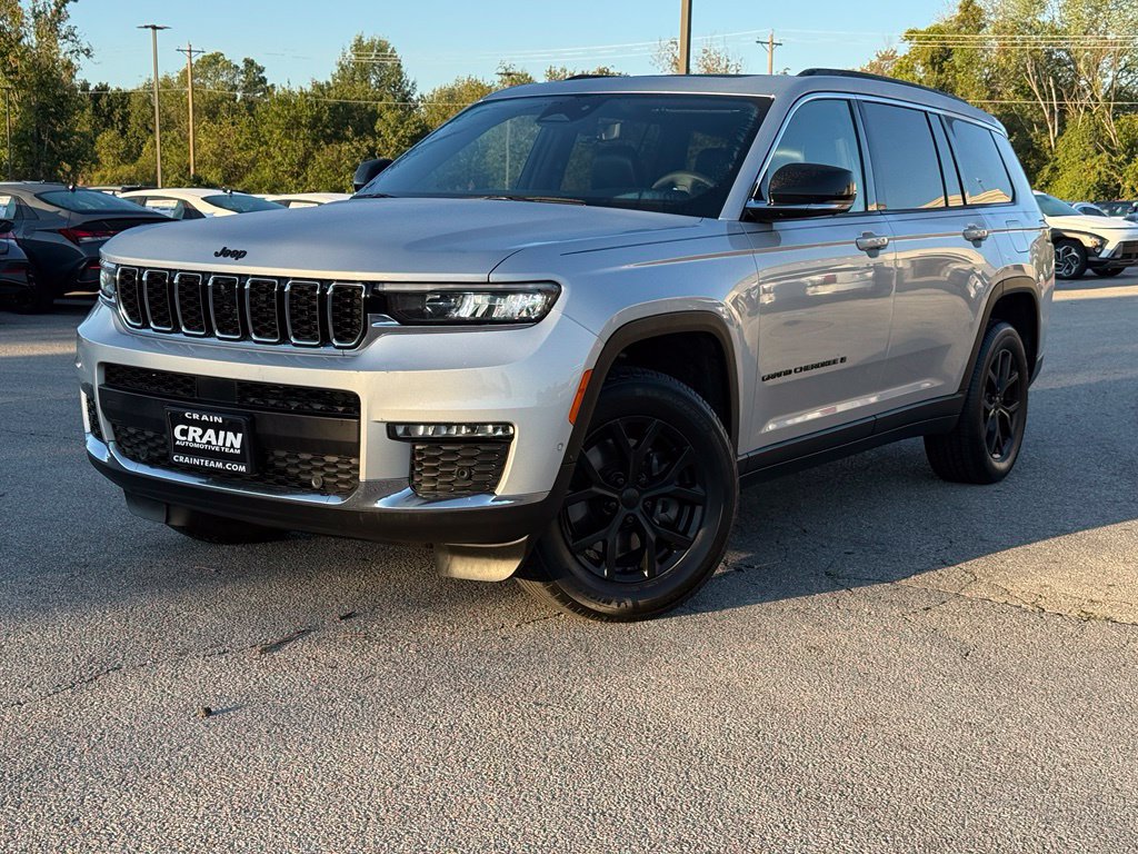 Used 2024 Jeep Grand Cherokee L Limited w/ Luxury Tech Group II AWD/4WD image 3